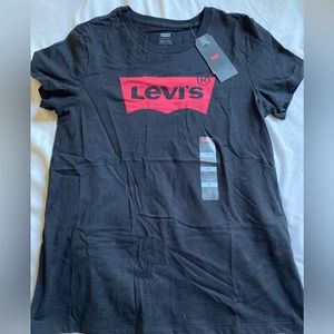 Levi’s basic tee